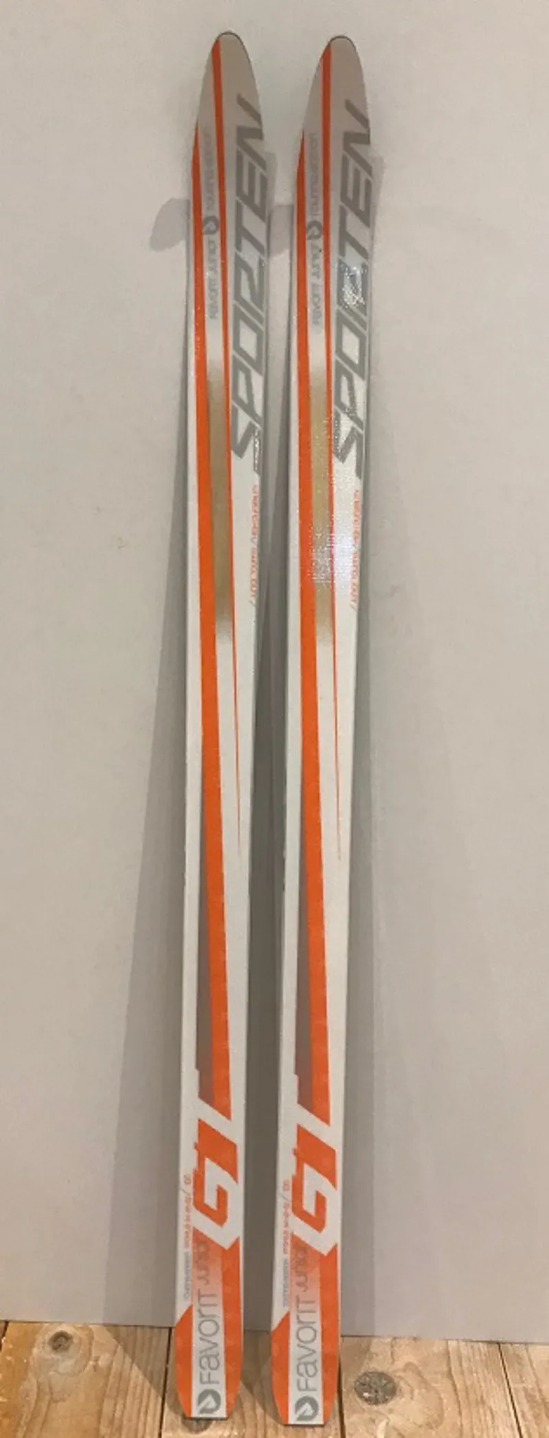 Sporten Favorit Junior Waxless Cross Country Skis Orange